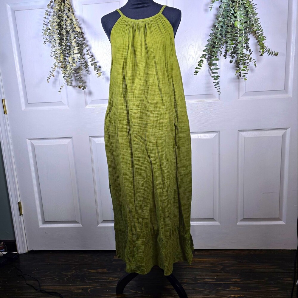 Universal Thread Green Maxi Dress Halter Neck Sleeveless Pockets Slits Gauze Med